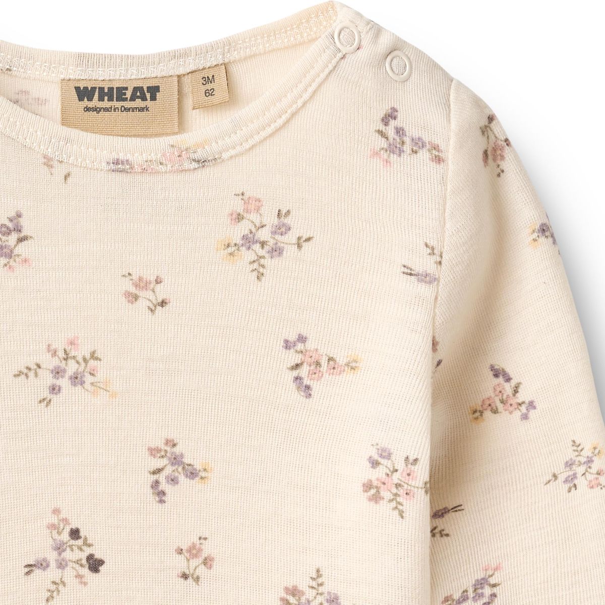 Wheat Haven Ulldress Eggshell Flowers